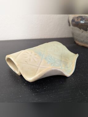 Handmade Ceramic Pottery Floral Sponge Holder Or Self Draining Soap Dish 4.75"